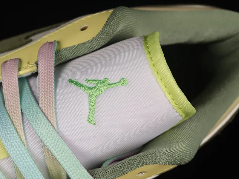 All categories Air Jordan Jordan series basketball shoes Air Jordan 1 Low Air Jordan 1 Low AJ1 Joe 1 fresh white and green cultural low-top basketball shoes FD9906-131